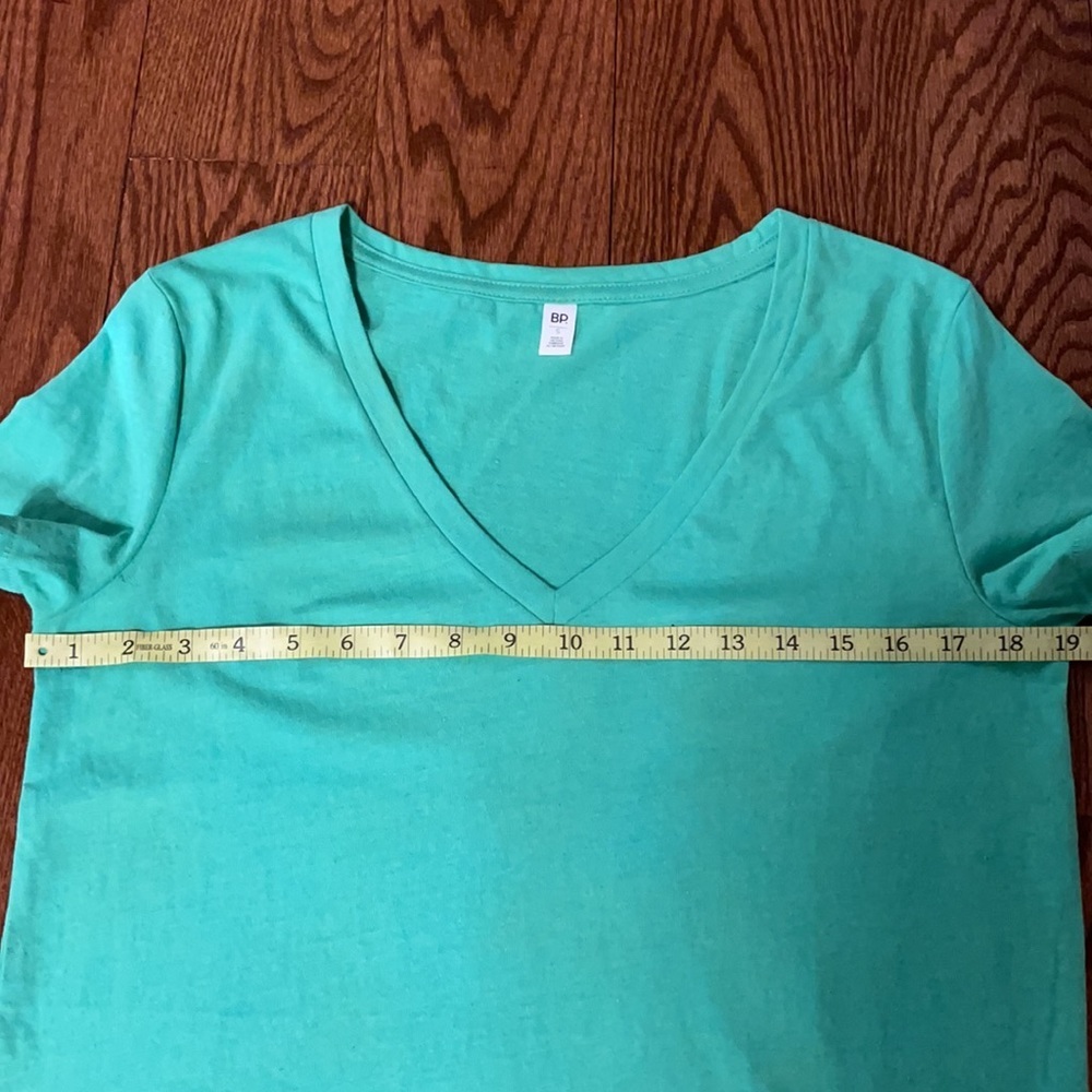 BP Nordstrom OVERSIZED V T-SHIRT SHORT SLEEVE. Jungle green available XS and S - Picture 5 of 7